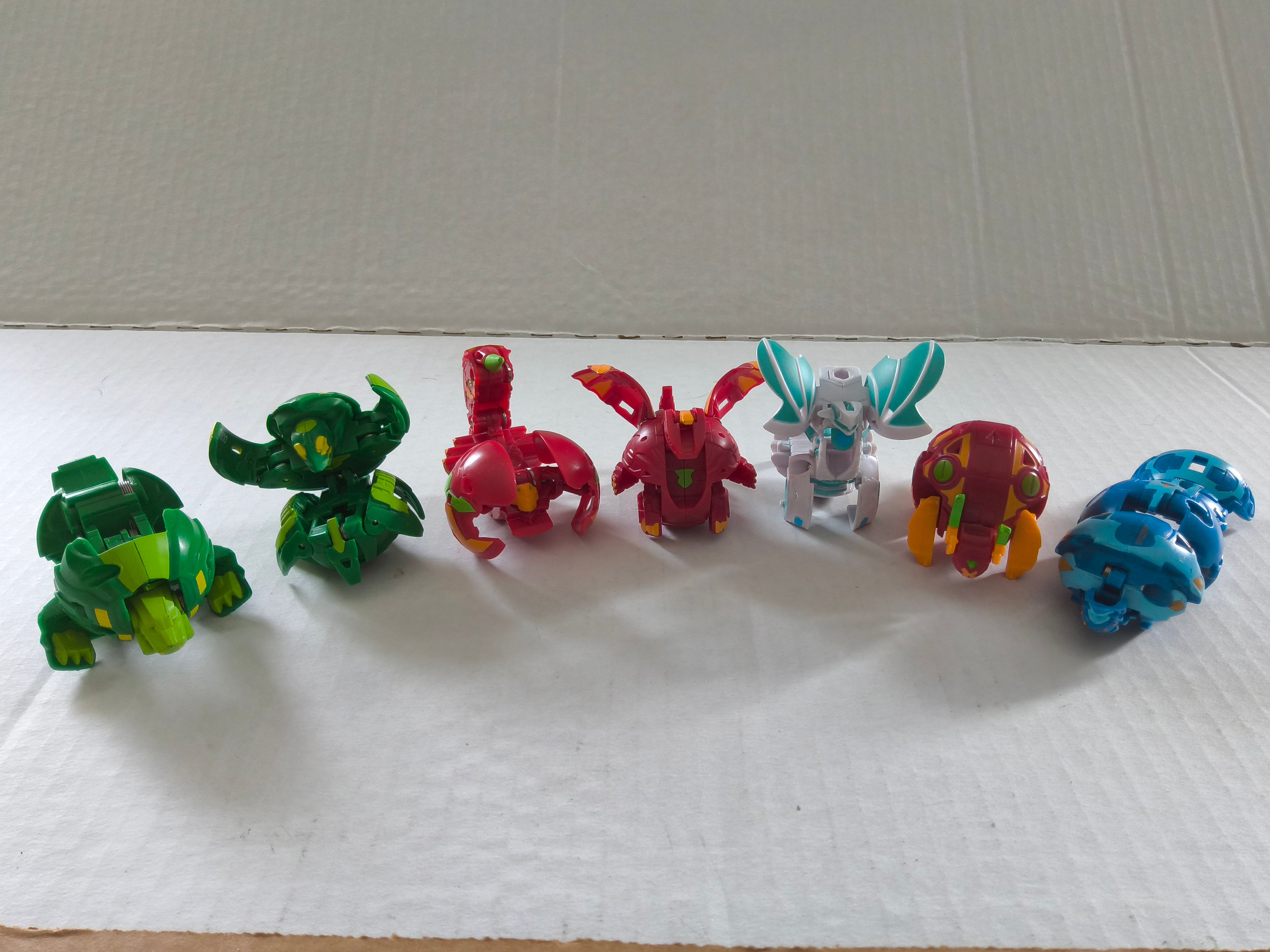 Bakugan Mixed Lot (7 Figures & BakuCores) - Good